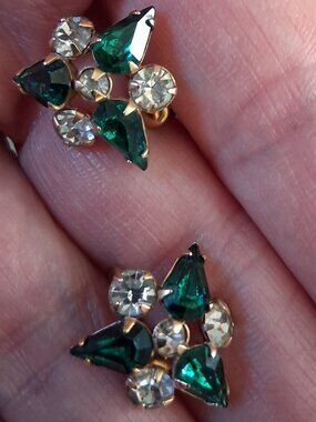 PHYLLIS 1/20 12K GF GREEN RHINESONE SCREW BACK EARRINGS